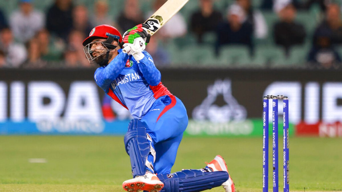 Afghanistan beats Pakistan for first time in T20 cricket