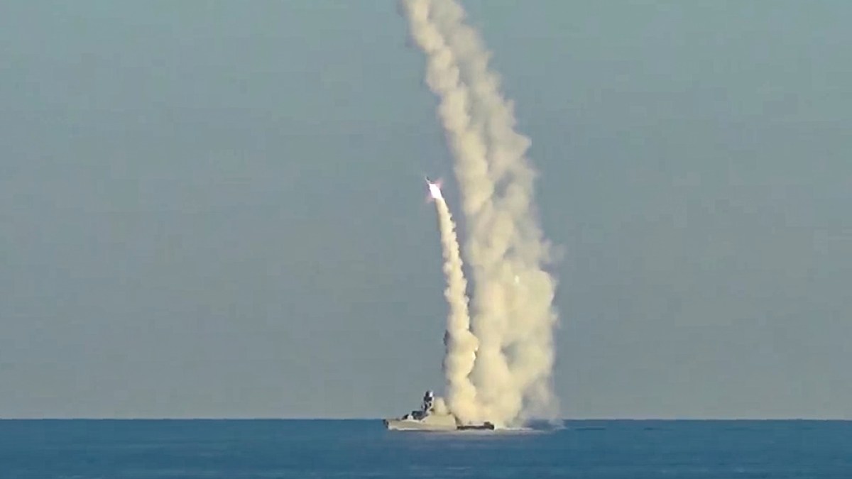 Ukraina saka, ka Krievijas raķetes Kalibr sūtījums noticis tranzīta laikā pa Krimu |  konfliktu ziņas