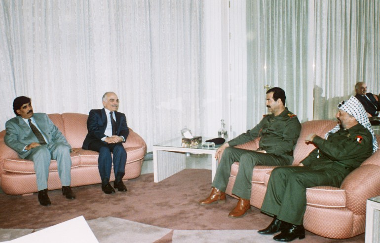 Arab leaders, from left to right, Yemeni Vice-President Ali Salem Al Beedh, King Hussein of Jordan, Iraqi President Saddam Hussein and Palestinian leader Yasser Arafat