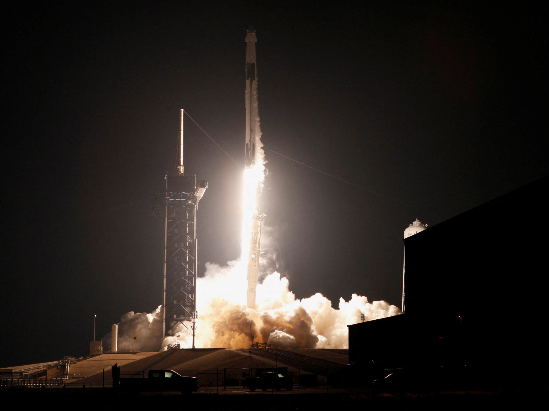 Załoga SpaceX dokująca na Międzynarodowej Stacji Kosmicznej |  Aktualności