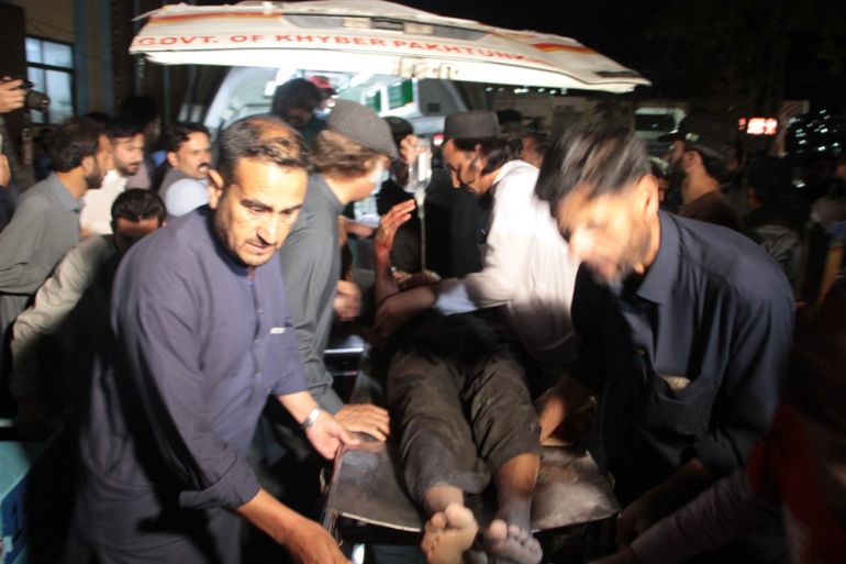 Almeno 12 morti in esplosioni all’ufficio antiterrorismo pakistano