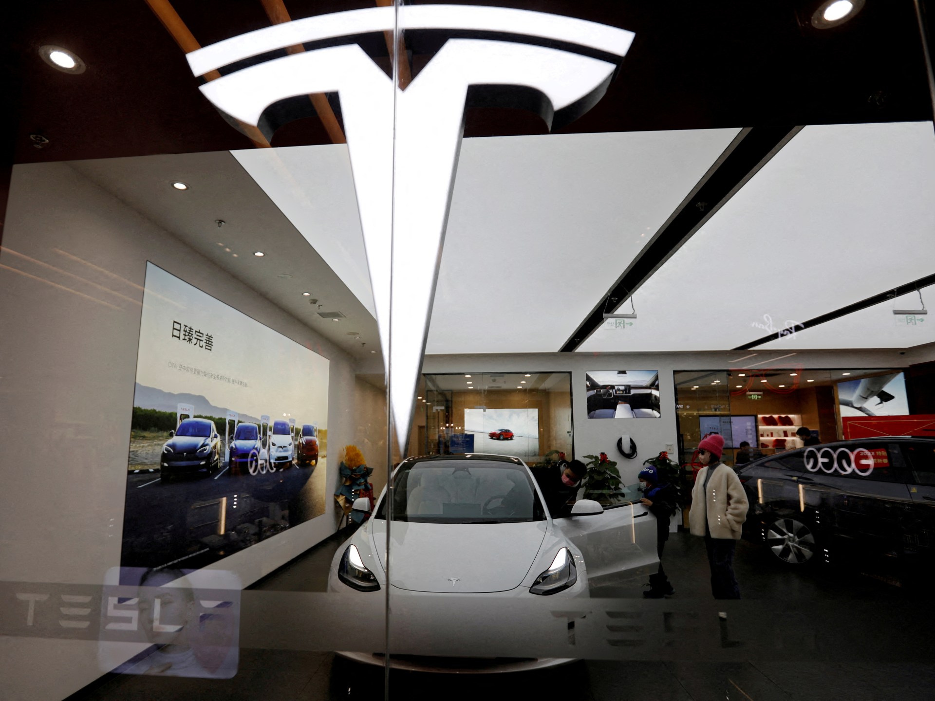 Pembuat mobil Tesla diperintahkan untuk membayar ,2 juta dalam gugatan bias rasial AS |  Berita Howe