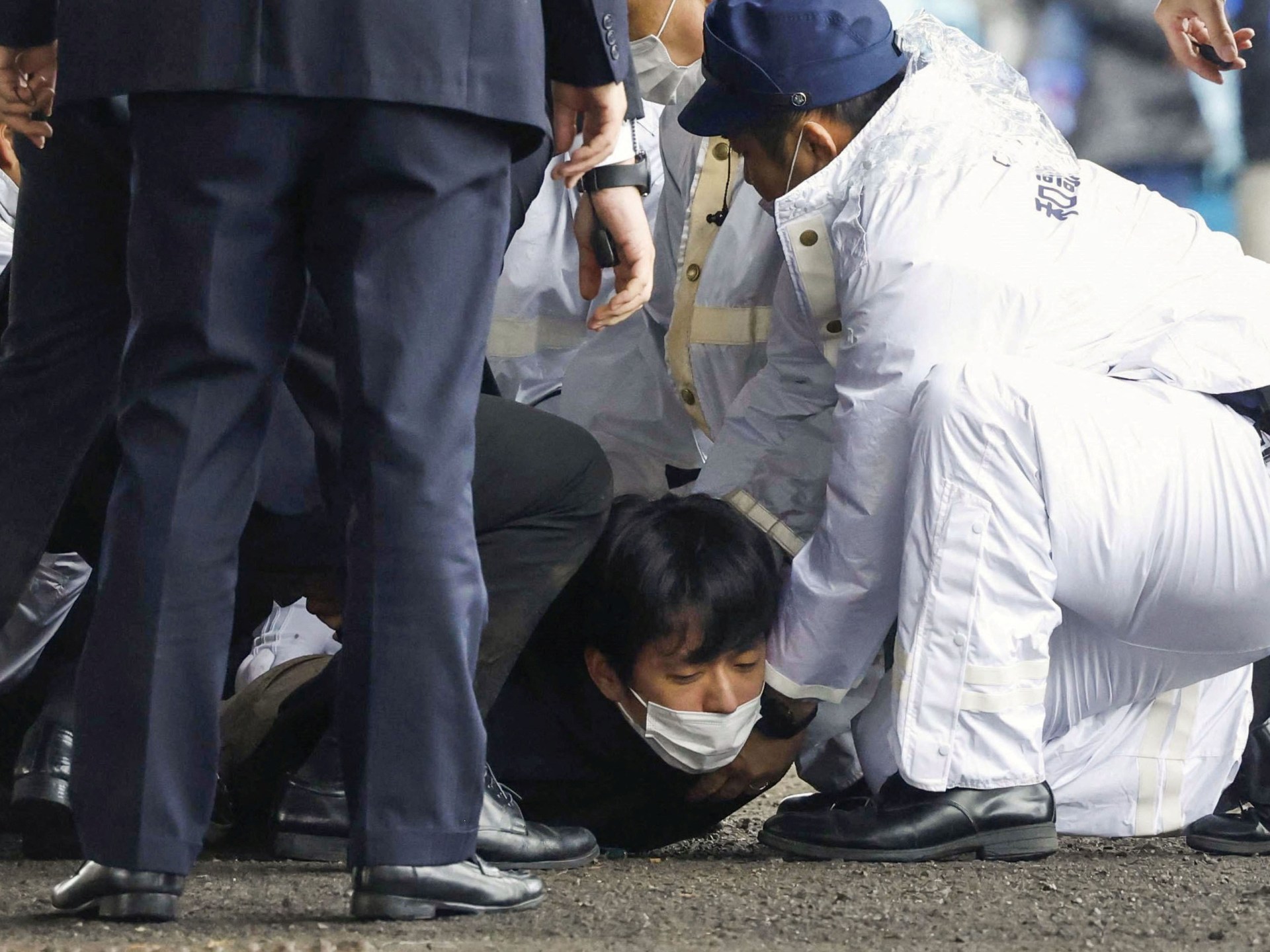 Perdana Menteri Jepang tidak terluka setelah ‘bom asap’ di acara kampanye |  Berita Politik