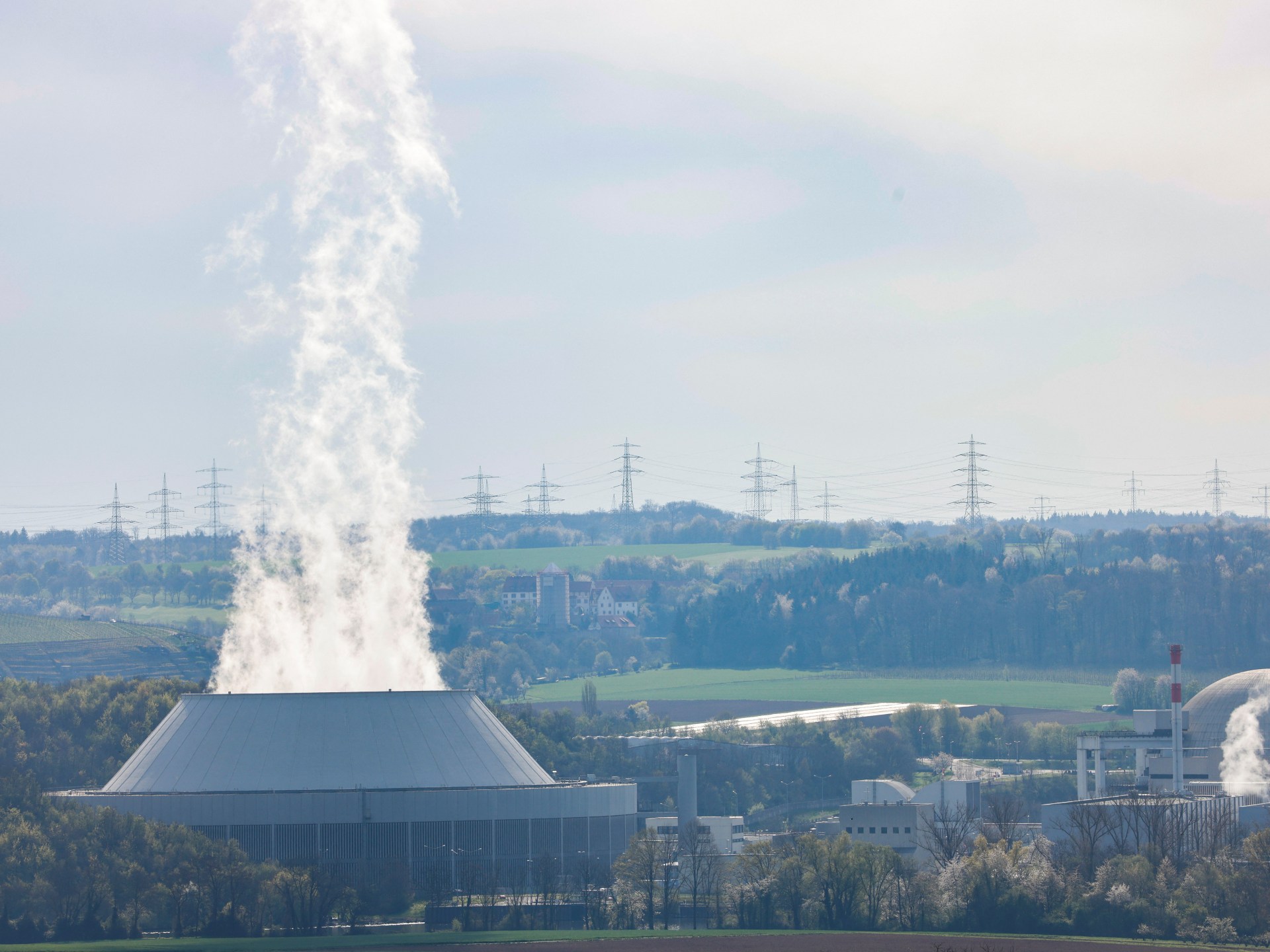 Jerman mengakhiri era nuklir dengan pemadaman listrik di reaktor berita tenaga nuklir terbaru