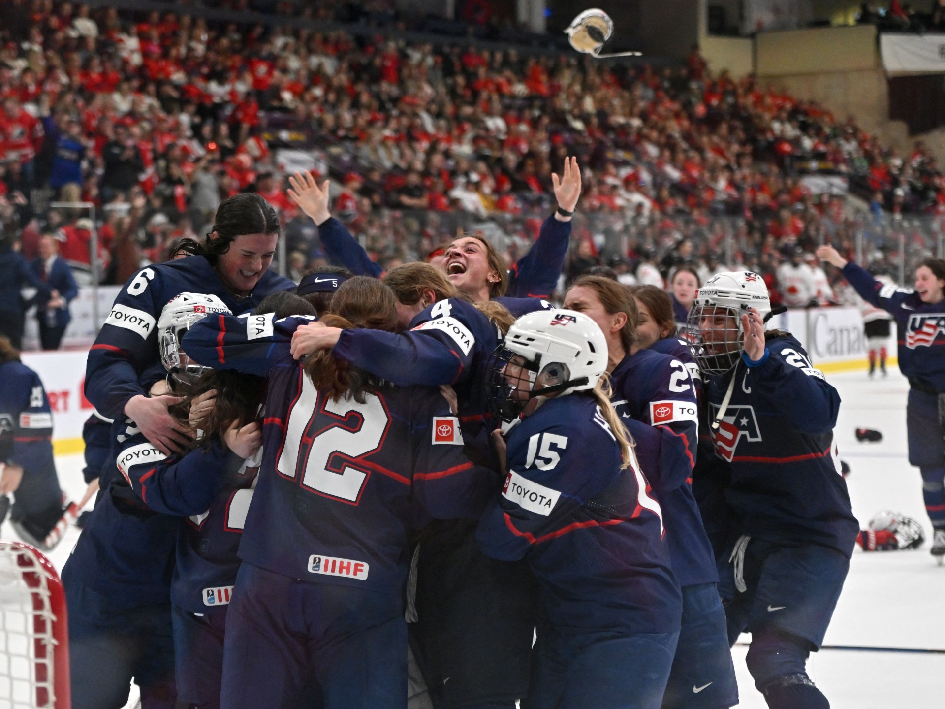 AS mengejutkan Kanada untuk memenangkan kejuaraan dunia hoki es wanita |  Berita Hoki Es