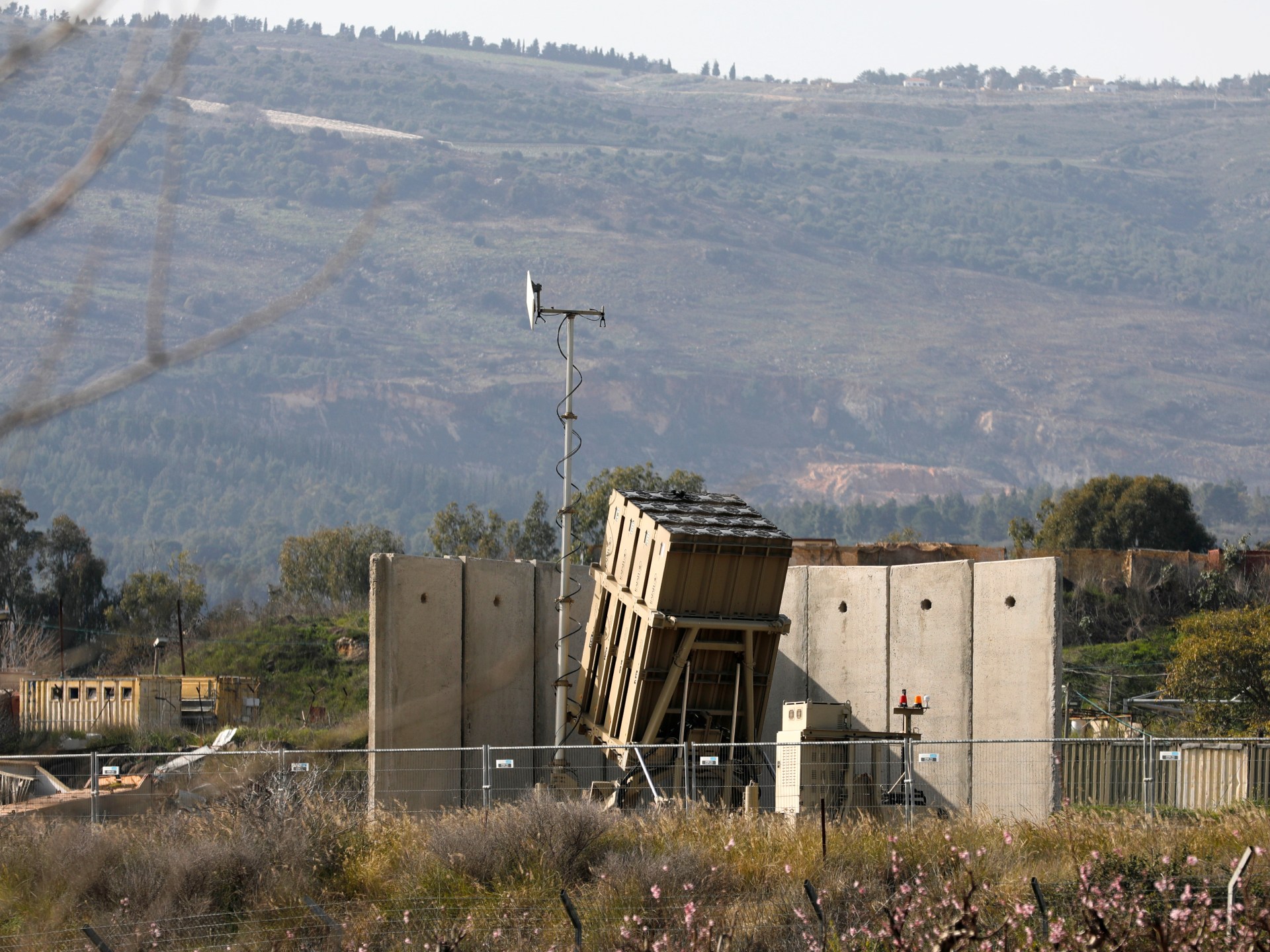 इज़राइल का कहना है कि दक्षिणी लेबनान से 30 से अधिक रॉकेट दागे गए |  इजरायल-फिलिस्तीनी संघर्ष की खबर