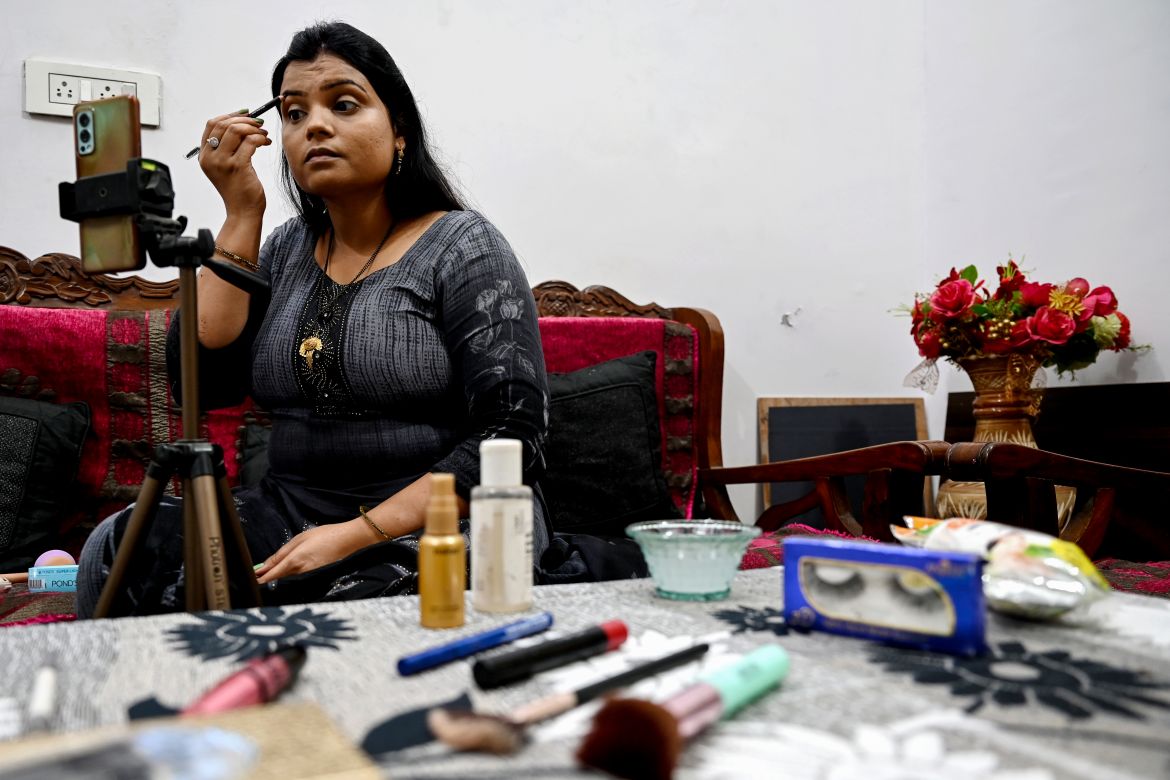 social media make-up influencer Kavita Jadon