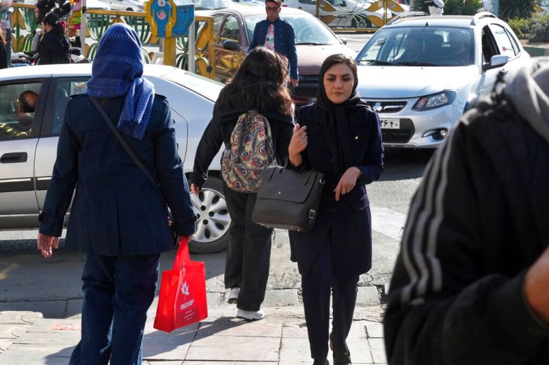 Il parlamento iraniano approva la “legge sull’hijab”;  dure punizioni per le violazioni