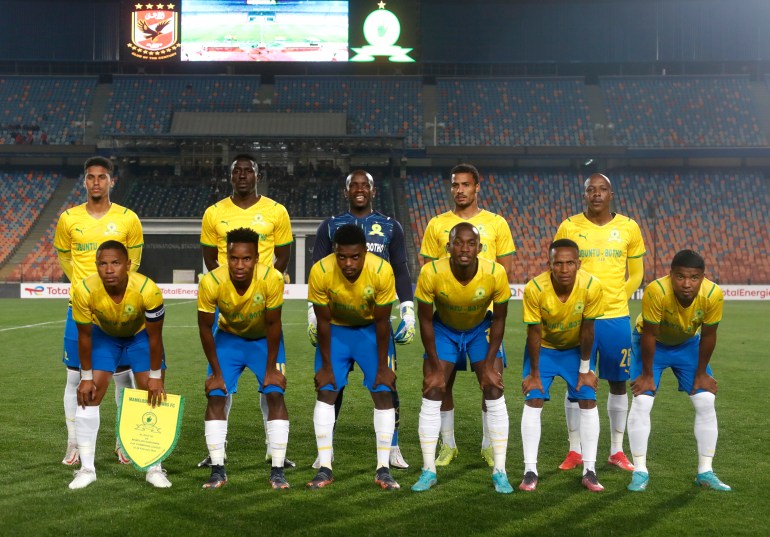 Soccer Football - African Champions League - Al-Ahly v Mamelodi Sundowns - Cairo International Stadium, Cairo, Egypt - February 26, 2022 Mamelodi Sundowns players pose for a team group photo before the match REUTERS/Amr Abdallah Dalsh