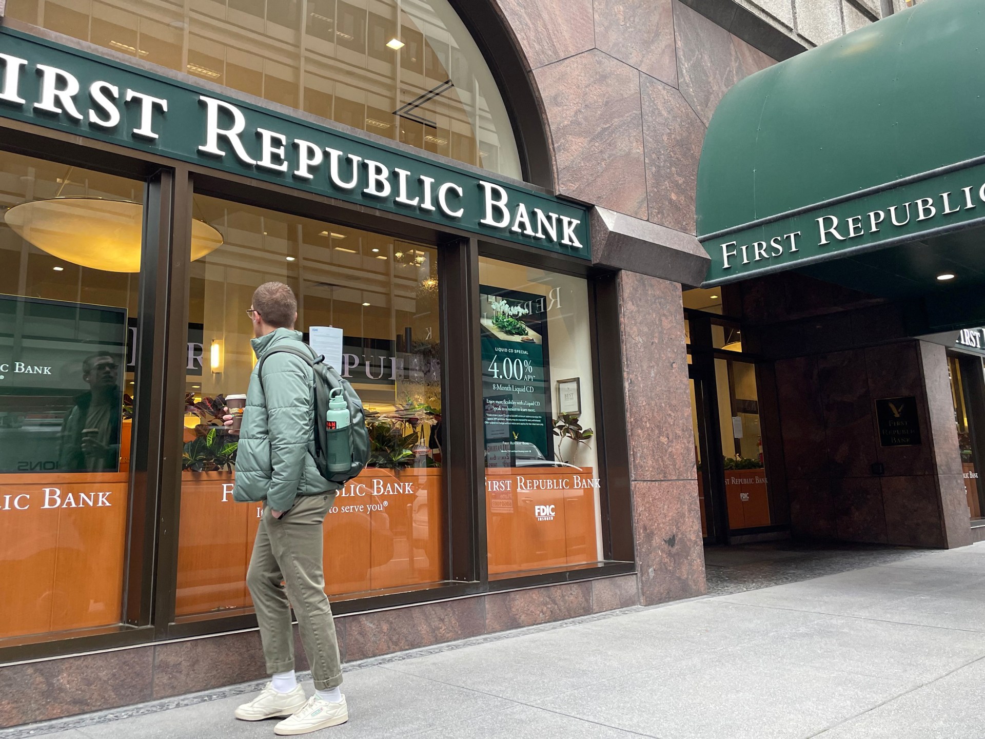 Biden mengatakan sistem perbankan ‘aman’ setelah JPMorgan membeli First Republic |  Berita Bisnis dan Ekonomi