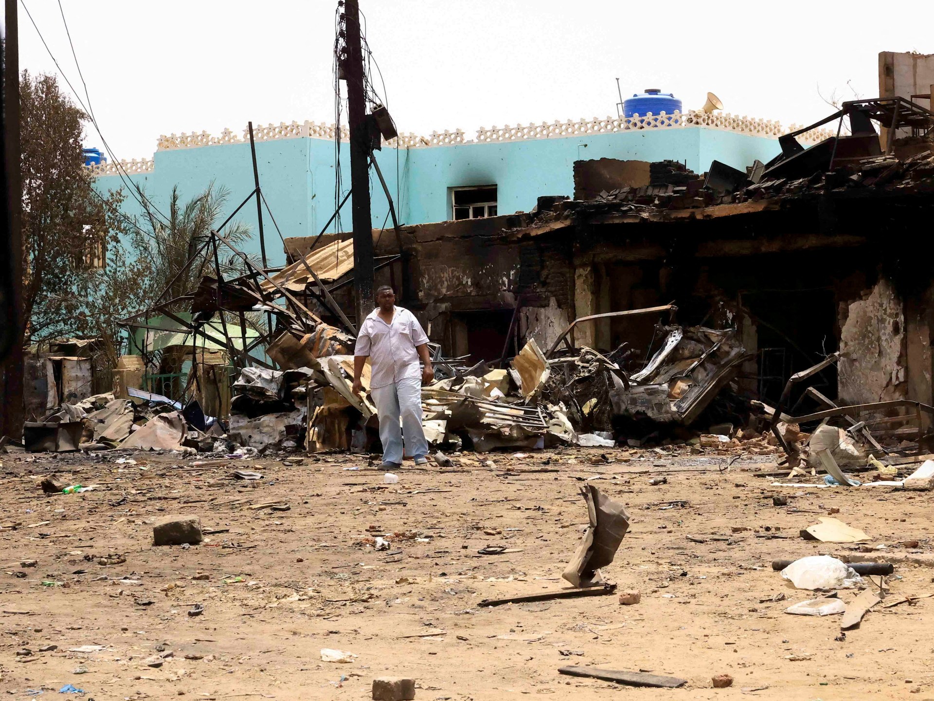 Militer Sudan mengirim utusan untuk pembicaraan gencatan senjata saat pertempuran berkecamuk |  Berita Hak Asasi Manusia