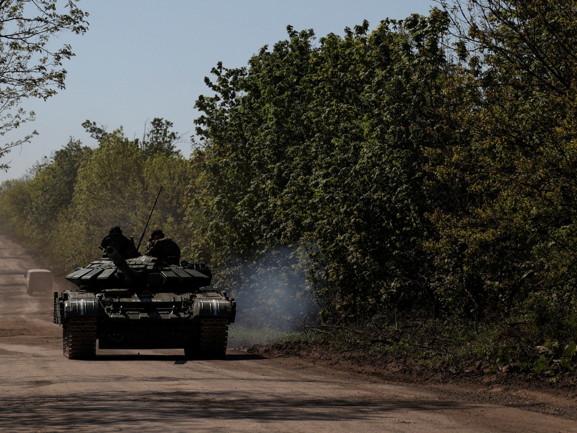 Ruské síly ustupují, aby se přeskupily severně od ukrajinského Bachmutu |  Zprávy o válce mezi Ruskem a Ukrajinou
