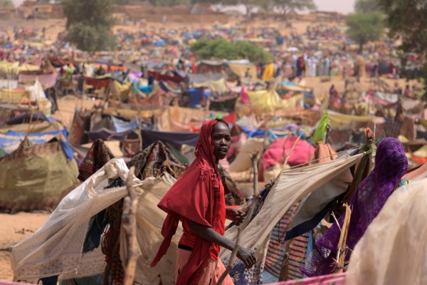 Близо осем милиона души, разселени от войната в Судан: ООН