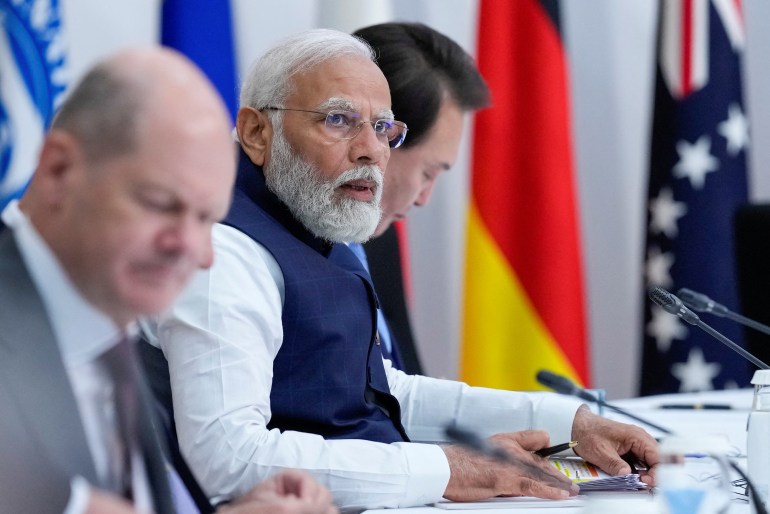 Индијски премијер Нарендра Моди учествује у радној сесији Г7 о храни, здрављу и развоју током самита Г7 у Хирошими, Јапан.