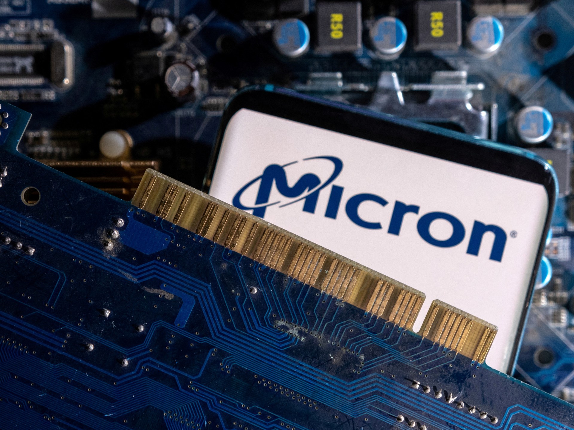 China melarang operator menjual chip dari perusahaan teknologi AS Micron |  Dijual Berita