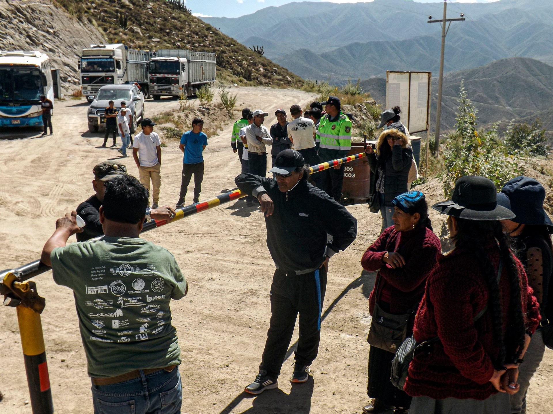 Recuperan los cuerpos de 27 mineros muertos en incendio de mina de oro en Perú  Noticias