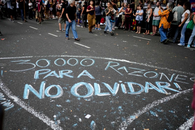 ‘Bukti yang kami lewatkan’: ‘Penerbangan Mati’ kembali ke Argentina |  Berita Genosida