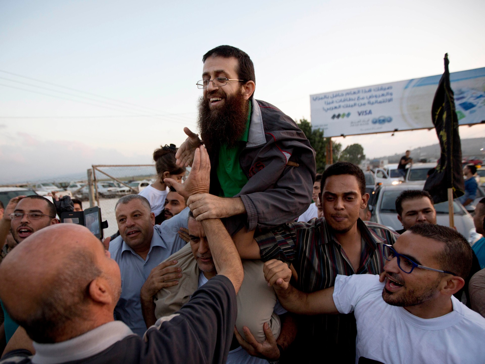 Siapakah Khader Adnan, warga Palestina yang meninggal karena mogok makan?  |  Berita konflik Israel-Palestina