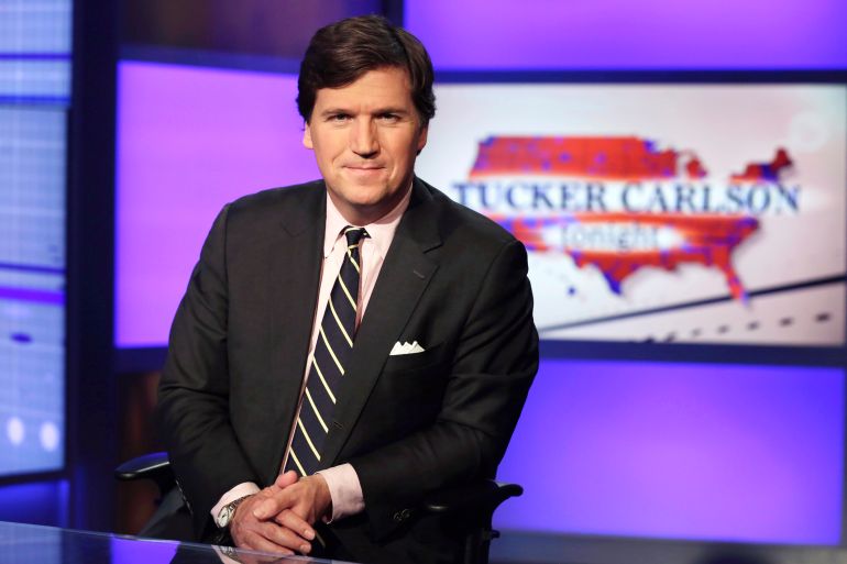 ‘Le notizie che consumi sono una bugia’: Tucker Carlson rilancia su Twitter