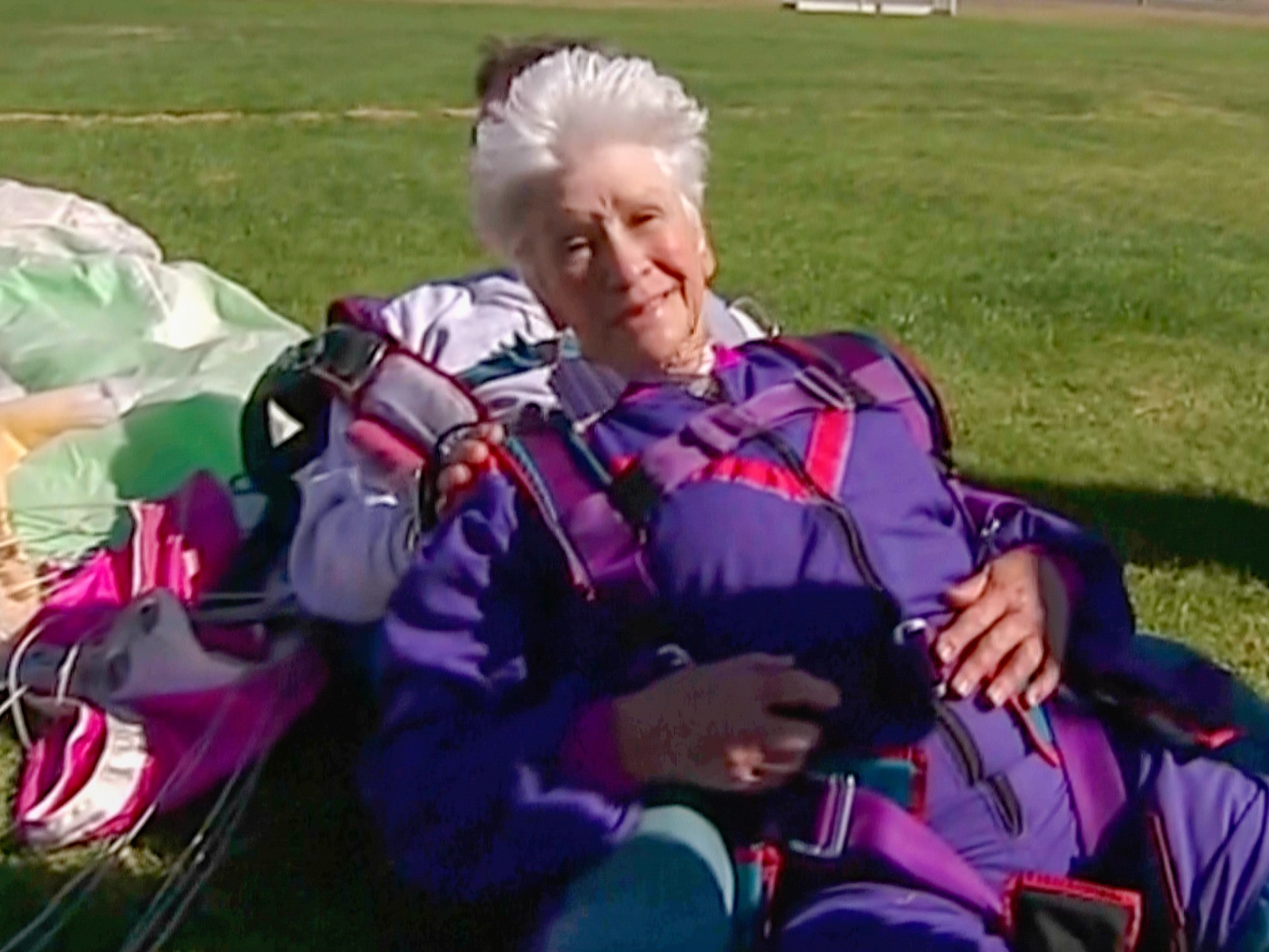 Nenek Australia, 95, dengan demensia Disetrum oleh polisi |  Berita