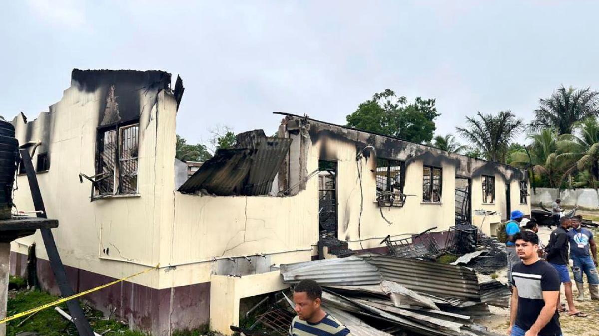 مقتل 19 طفلا في حريق بمدرسة في جويانا |  أخبار
