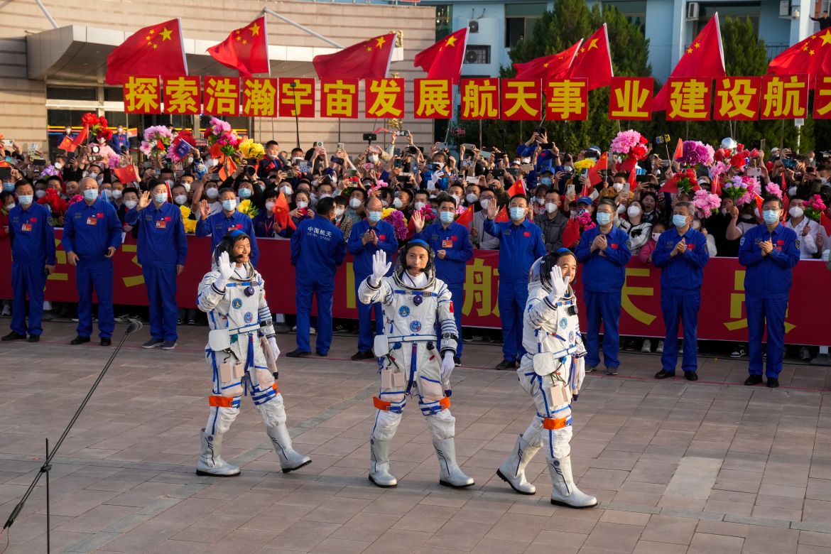 Chinese astronauts for the Shenzhou-16 mission