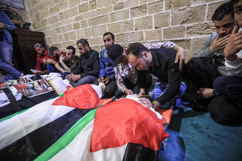 Kesedihan, kemarahan di Palestina: Gaza berkabung 13 tewas dalam serangan Israel |  Berita konflik Israel-Palestina