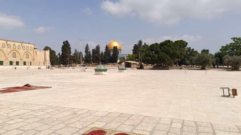 Kompleks Al Aqsa masih cukup kosong Kamis pagi