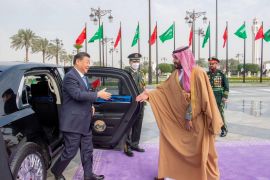 Saudi Crown Prince Mohammed Bin Salman welcomes Chinese President Xi Jinping in Riyadh on December 8, 2022 [File: Saudi Press Agency via Reuters]