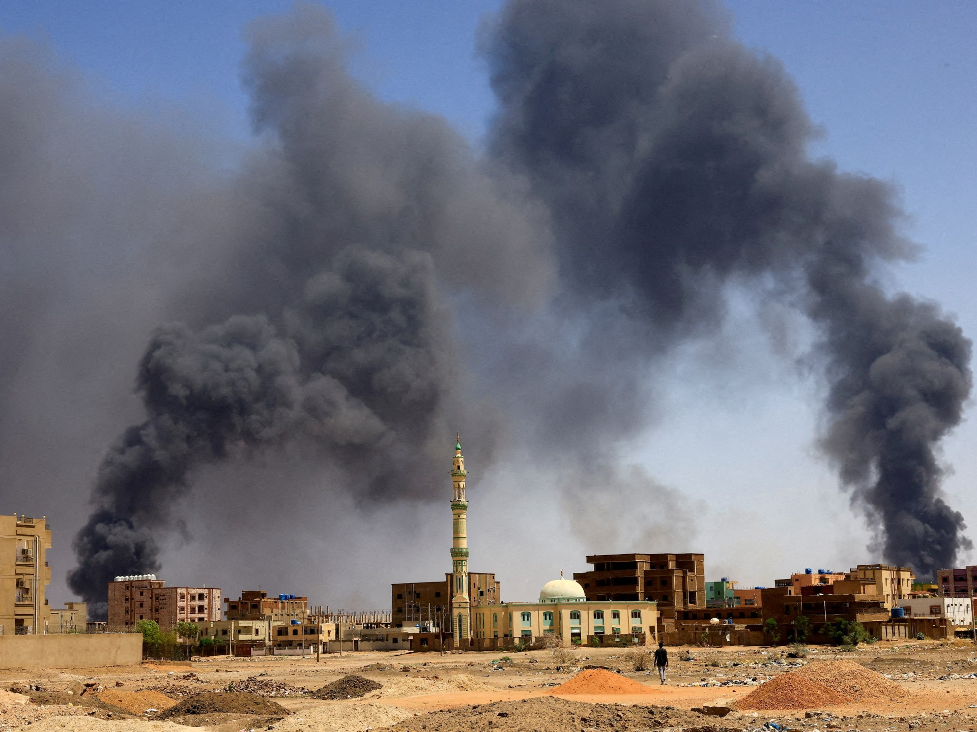 Sudan latest: US sanctions, suspended talks, continued fighting
