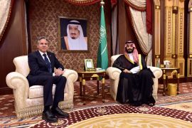 Saudi Arabia&#39;s Crown Prince Mohammed bin Salman, right, meets with US Secretary of State Antony Blinken, left, in Jeddah, Saudi Arabia, on June 7, 2023 [Amer Hilabi/pool via Reuters]