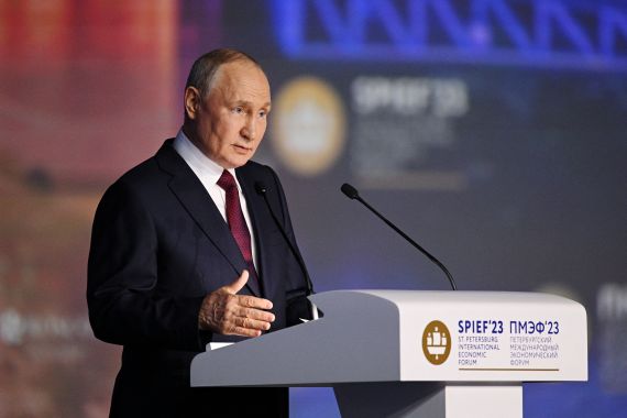 Russian President Vladimir Putin delivers a speech during a session of the St. Petersburg International Economic Forum (SPIEF) in Saint Petersburg, Russia, June 16, 2023. Sputnik/Ramil Sitdikov/Host photo agency via REUTERS ATTENTION EDITORS - THIS IMAGE WAS PROVIDED BY A THIRD PARTY.
