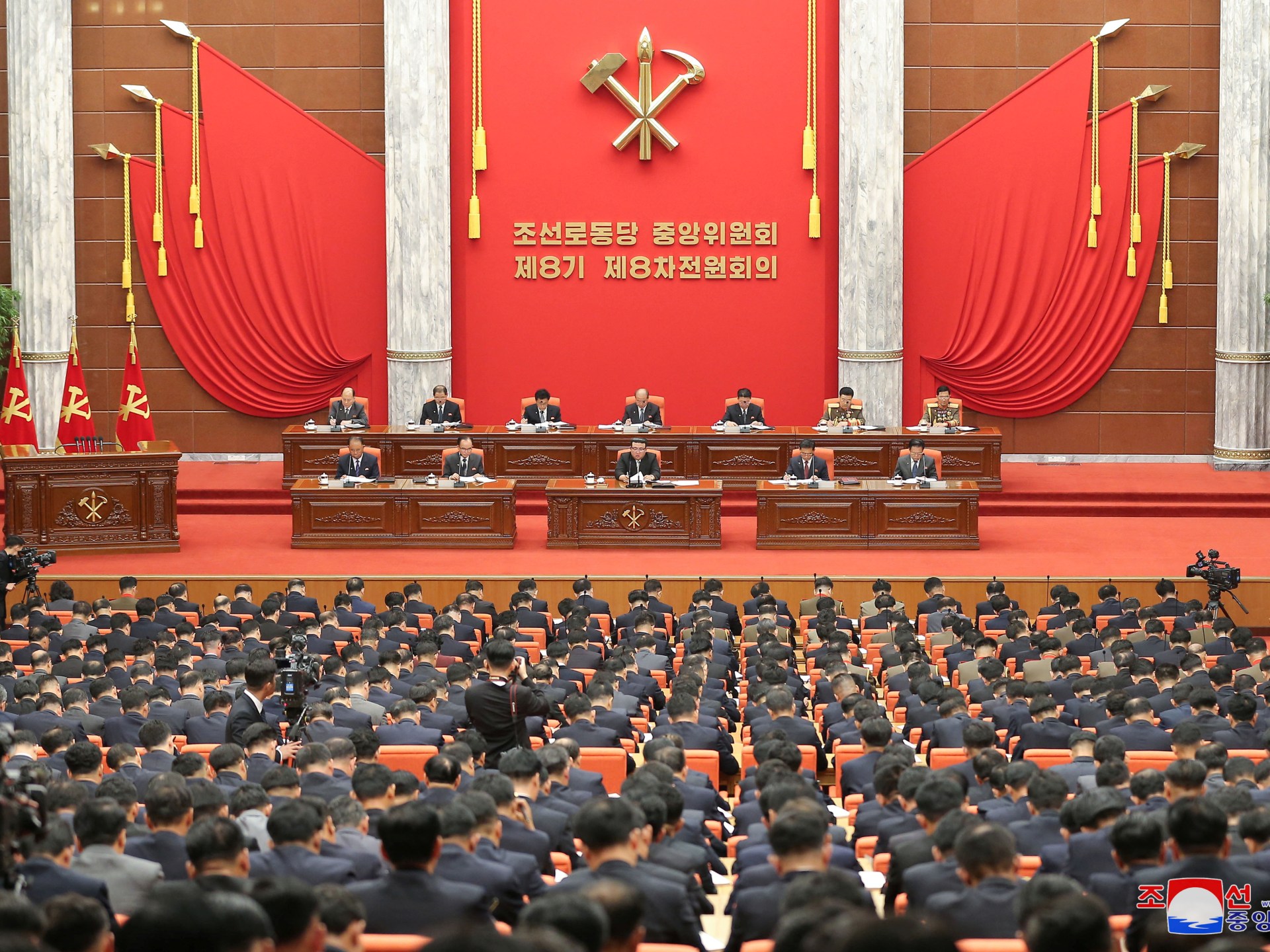 Corea del Norte abre una reunión del partido principal para discutir la defensa y la diplomacia |  noticias de conflicto