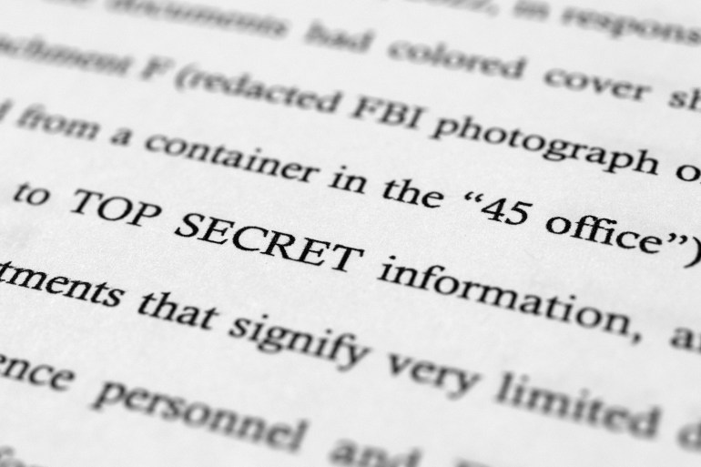 Trump mengatakan dia menghadapi dakwaan dalam kasus dokumen rahasia |  Berita Donald Trump