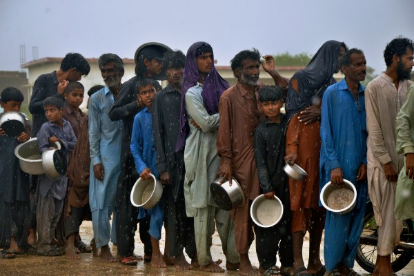 Модерно робство: нарастващото проклятие на изменението на климата в Пакистан