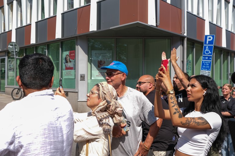 Al-Qur’an Dirusak di Masjid Swedia Saat Idul Adha |  Berita Protes