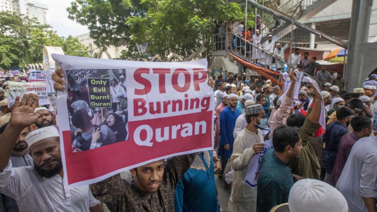 ‘Firman Tuhan’: Mengapa Muslim menentang pembakaran Alquran |  Berita Agama