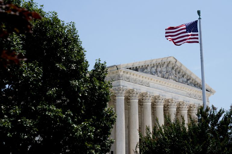 FILE PHOTO: The U.S. Supreme Court building is seen in Washington, U.S., June 26, 2022. REUTERS/Elizabeth Frantz/File Photo