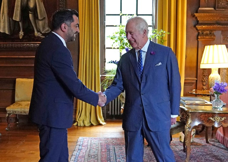 Raja Charles III menerima Perdana Menteri Humza Yousaf
