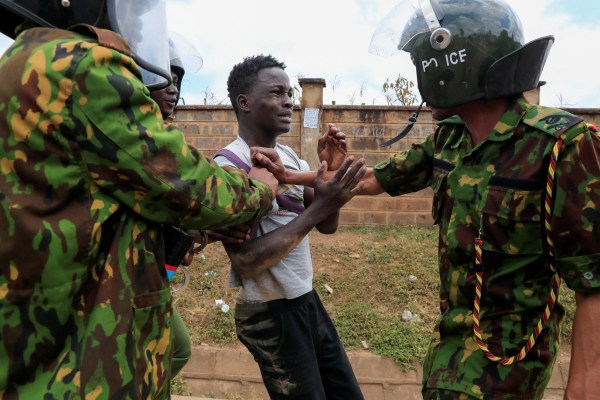 Президентът на Кения Уилям Руто предлага да се срещне с лидера на опозиционните протести