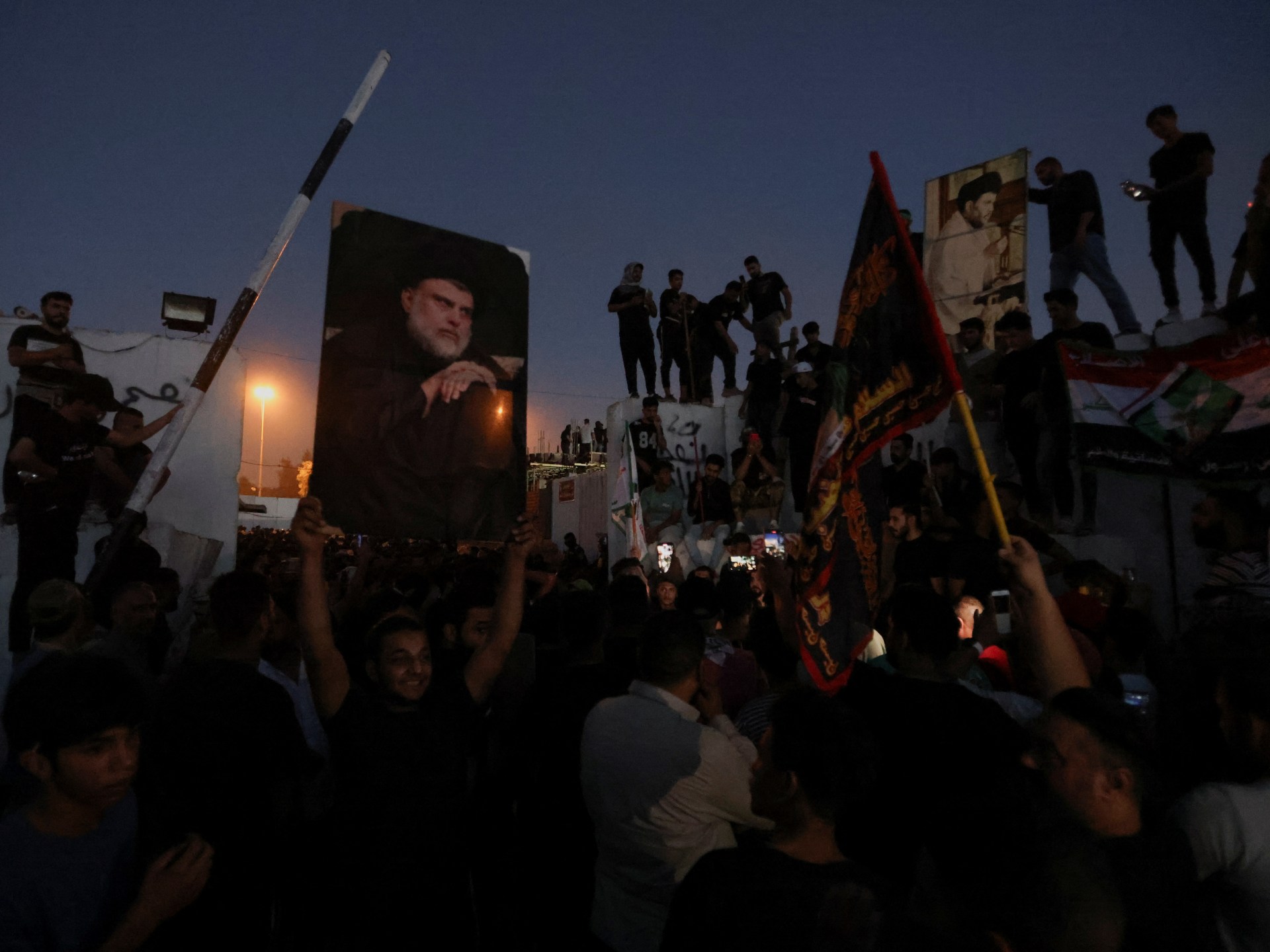 Manifestantes asaltan la Embajada de Suecia en Bagdad para protestar contra la quema del Corán |  noticias islamofobia