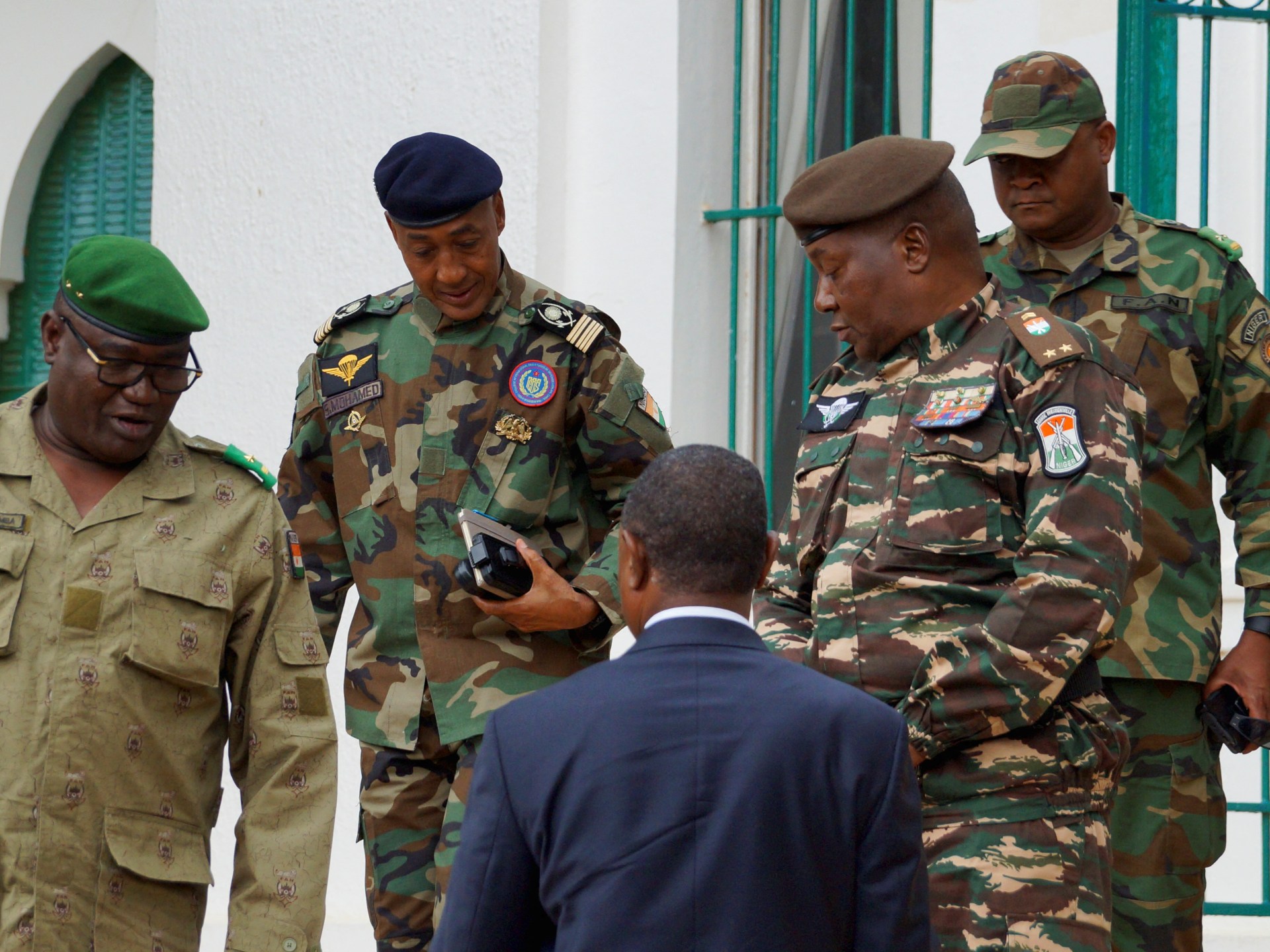 Niger membuka kembali perbatasan dengan lima tetangga seminggu setelah kudeta |  Berita