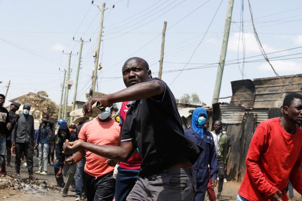Правителството и опозицията на Кения се съгласиха да преговарят след протести