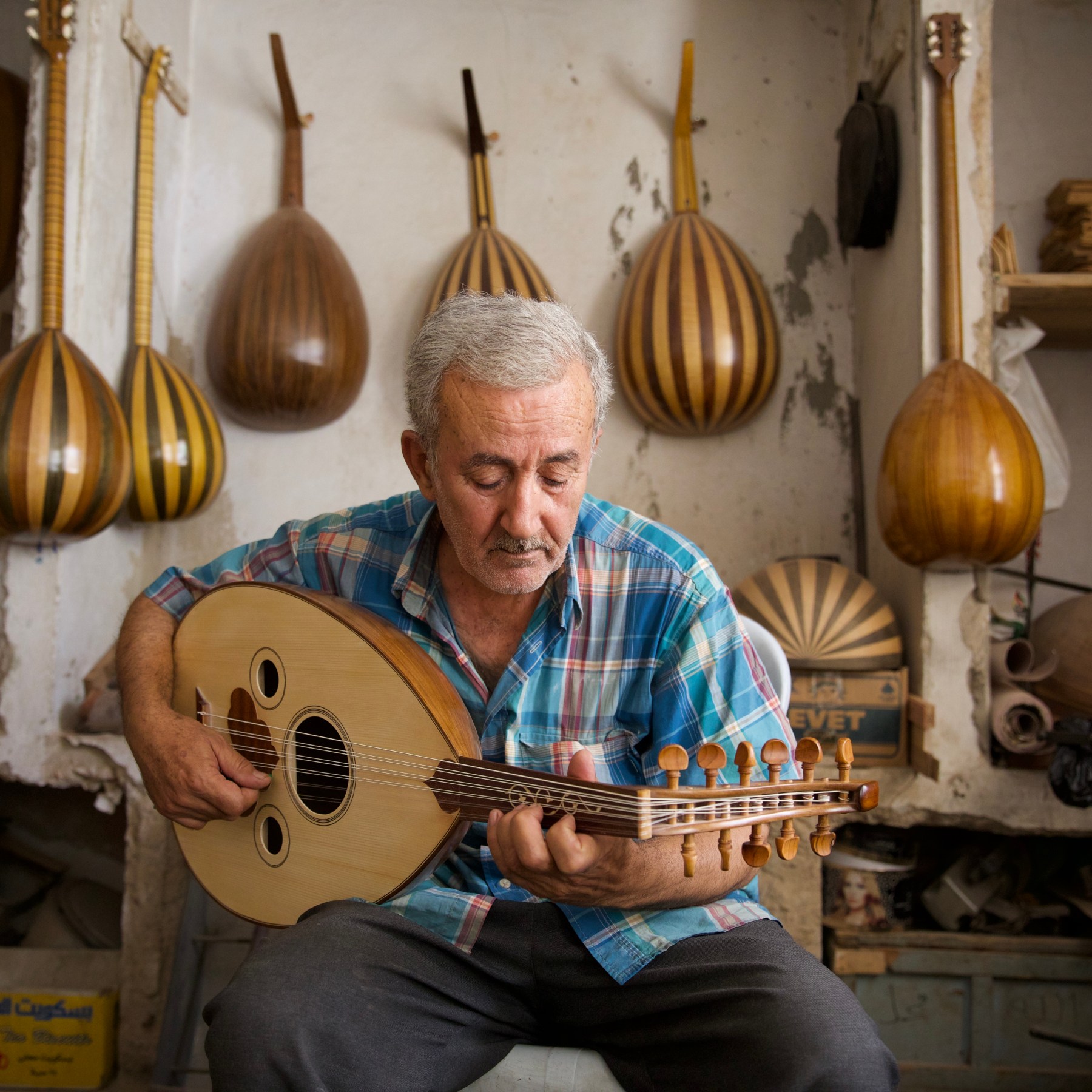 In war and peace, the oud never leaves this Syrian musician's side
