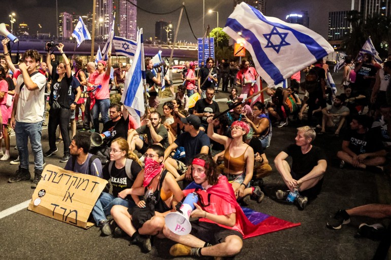 Protes Israel bangkit kembali saat Netanyahu mendorong RUU keadilan baru |  Berita