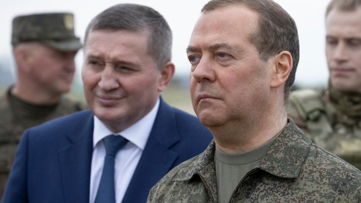 Medvedev Rusia mengatakan bantuan Ukraina dari NATO mendekatkan perang dunia |  Berita NATO