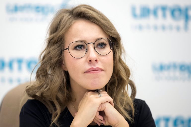 La periodista Ksenia Sobchak asiste a una conferencia de prensa en Moscú, Rusia, el jueves 31 de mayo de 2018.