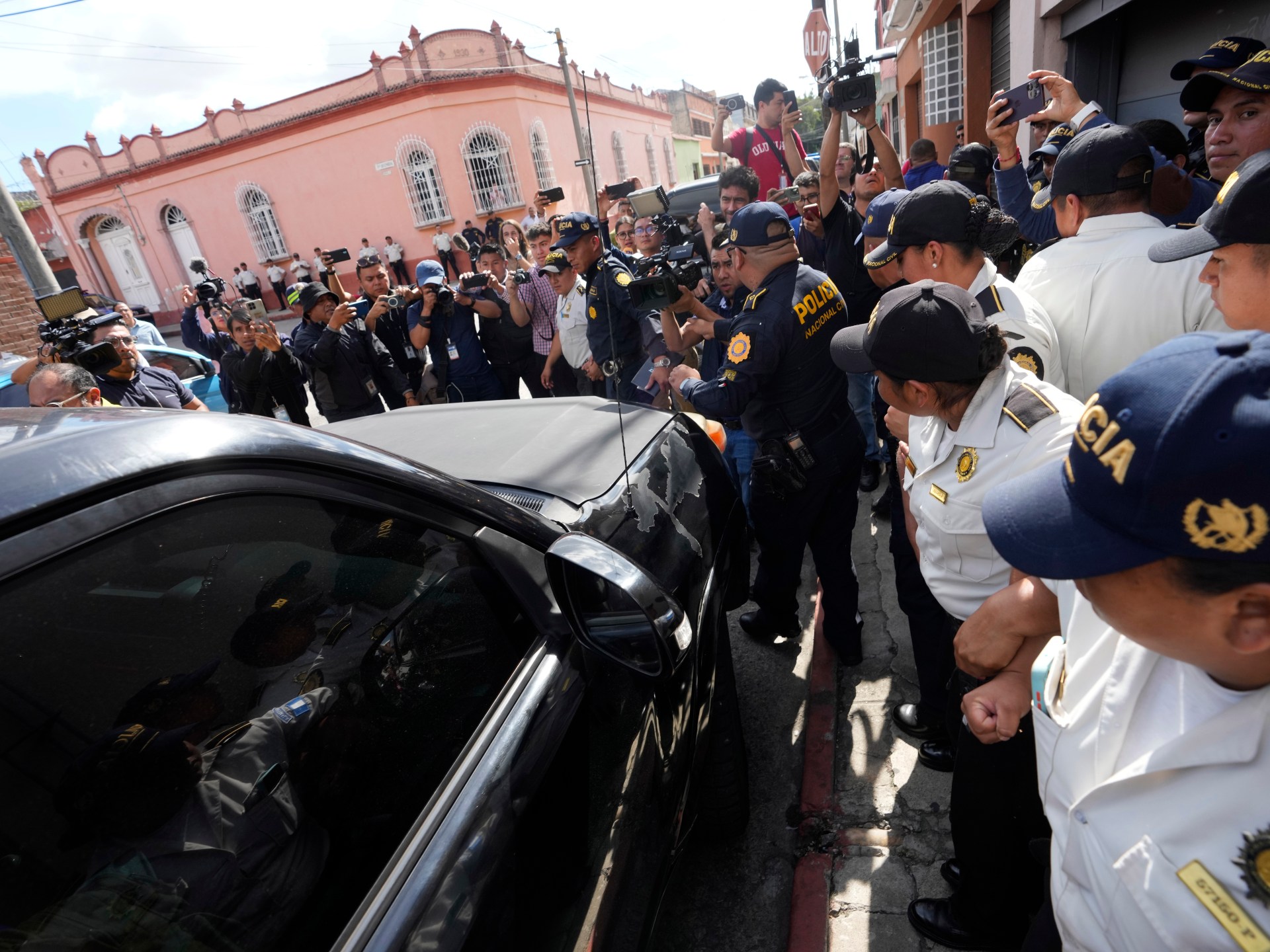Polisi Guatemala menggerebek kantor calon presiden Semilla |  Berita Howe