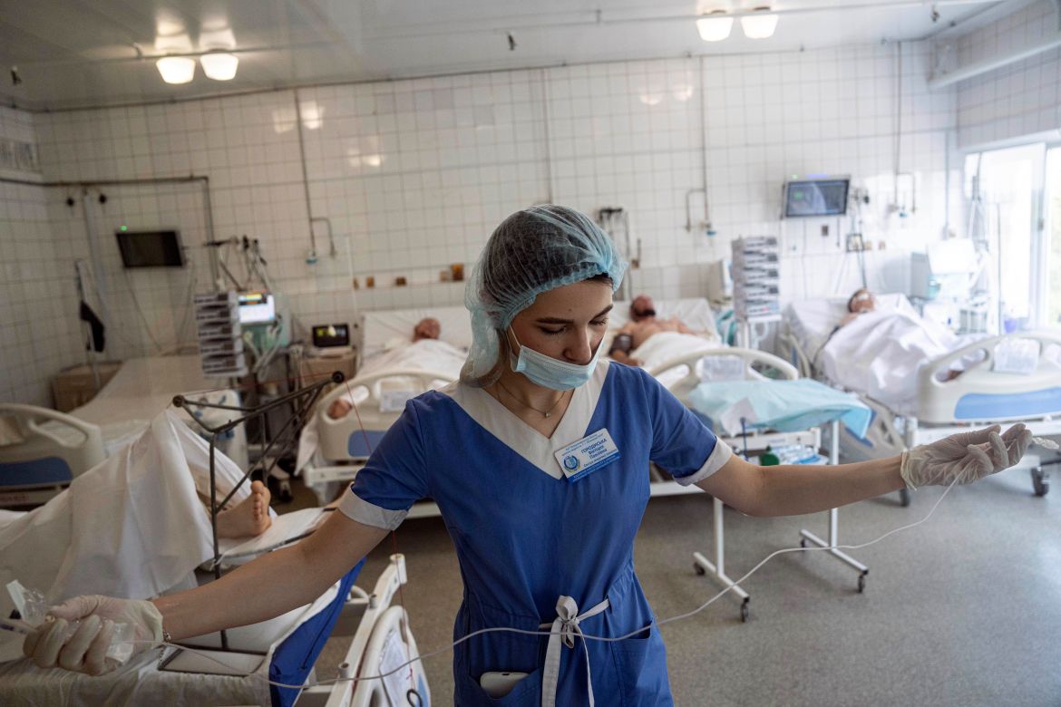 A nurse prepares to treat Ukrainian servicemen at the ICU