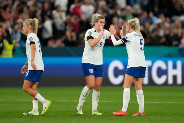 Англия победи Дания, за да се изправи пред осминафиналите на Световното първенство
